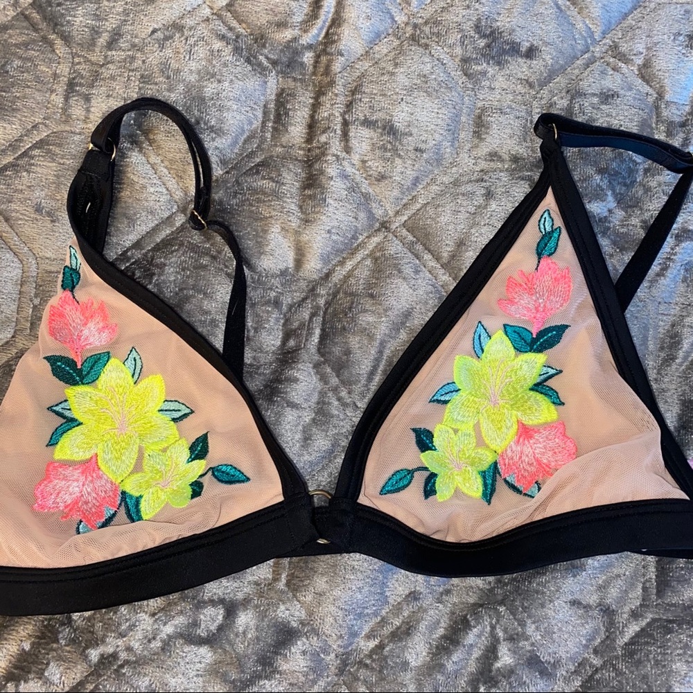 Pink mesh bra w/ flower patch